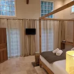 בית הארחה Au Moulin Saint Nicol - 4*